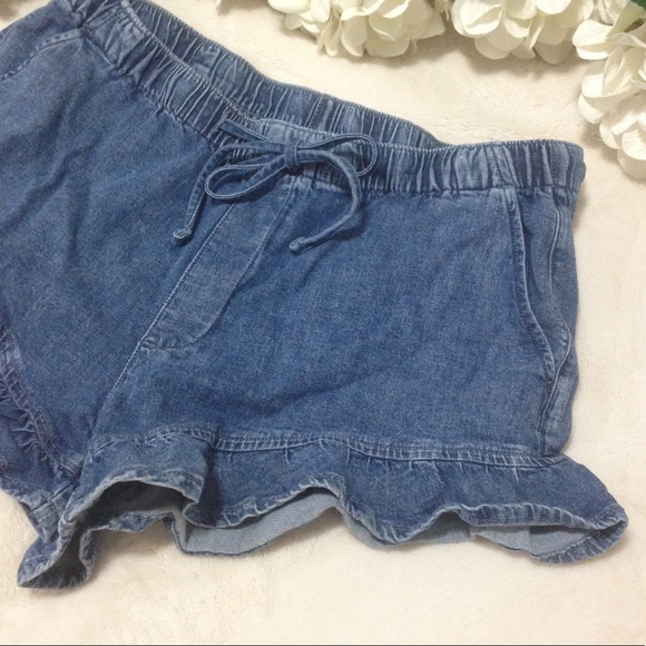 American Eagle Denim Ruffled Hem Shorts - Picture 4 of 9